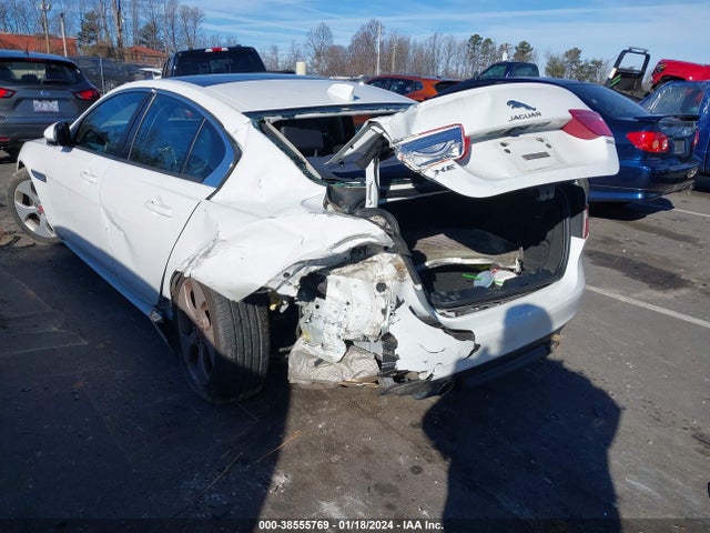 2017 JAGUAR XE SAJAR4BG8HA967393 Photo 5