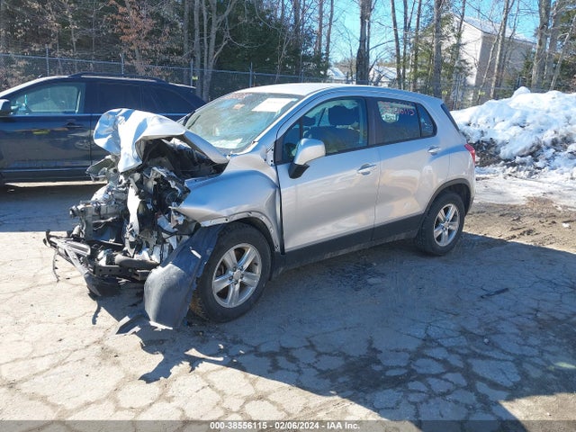 Chevrolet TRAX LS 2017 3GNCJNSBXHL254987 Image 2