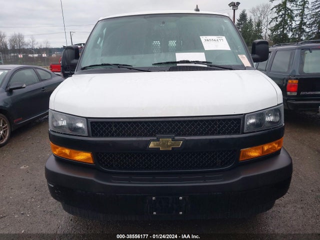 Chevrolet Express 2500 Work Van 2018 1GCWGBFG0J1292511 Image 12