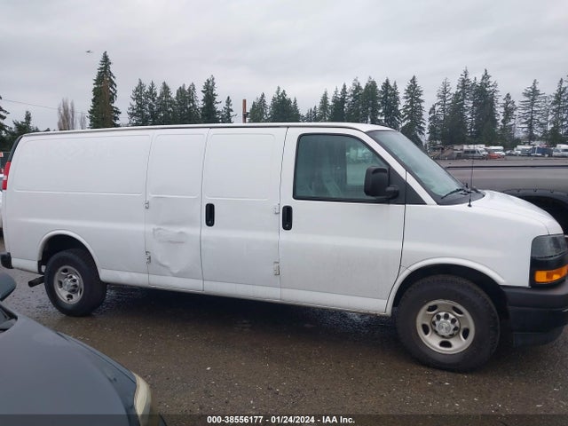 Chevrolet Express 2500 Work Van 2018 1GCWGBFG0J1292511 Image 13