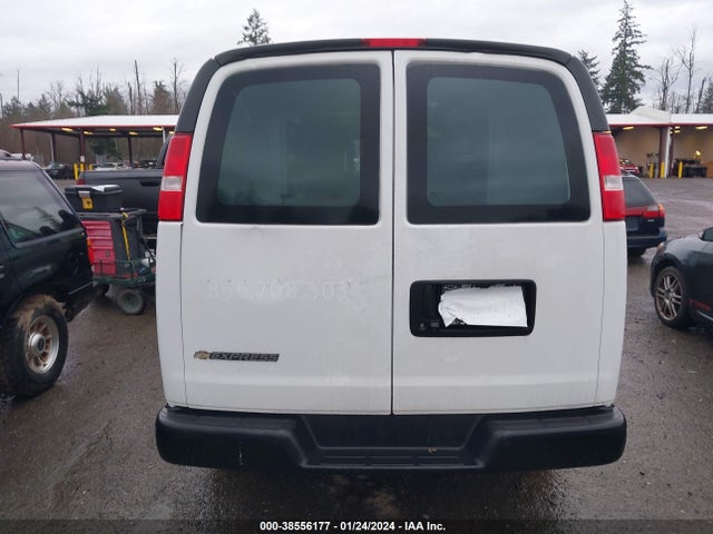 Chevrolet Express 2500 Work Van 2018 1GCWGBFG0J1292511 Image 16