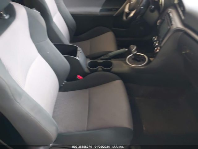 JTKJF5C71GJ025124 Scion TC
