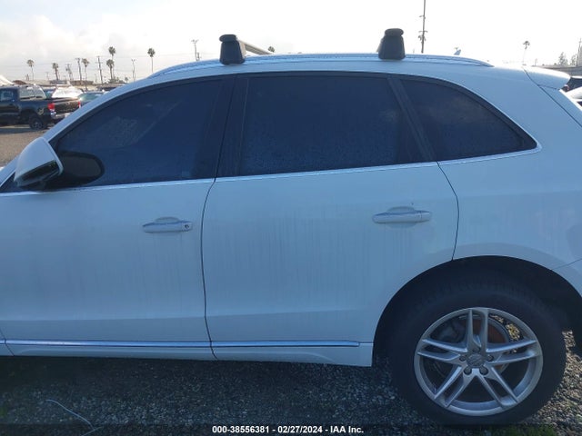 Audi Q5 2.0t Premium 2017 WA1C2AFP3HA068925 Image 15