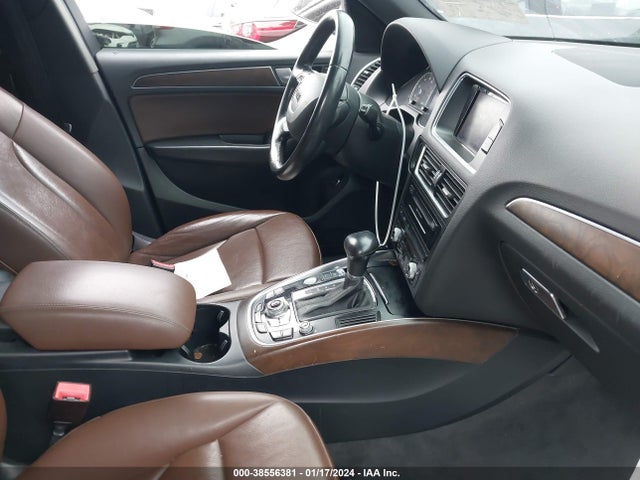 Audi Q5 2.0t Premium 2017 WA1C2AFP3HA068925 Image 5