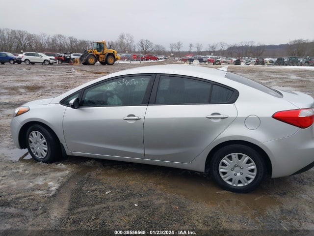 2015 KIA FORTE LX VIN: KNAFK4A66F5371848