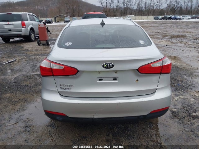 2015 KIA FORTE LX VIN: KNAFK4A66F5371848