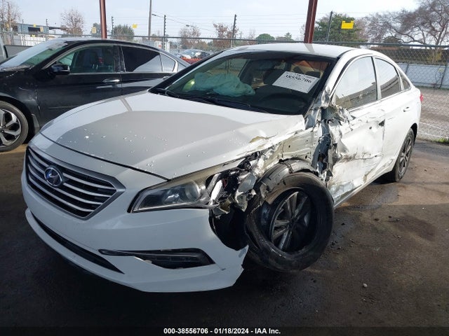 Hyundai SONATA SE 2015 5NPE24AF3FH227219 Image 2