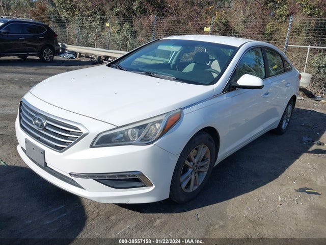 Hyundai SONATA SE 2015 5NPE24AF0FH016219 Image 2