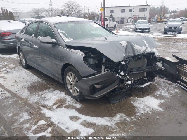 Hyundai SONATA SE 2018 5NPE24AF6JH706498 Image 1
