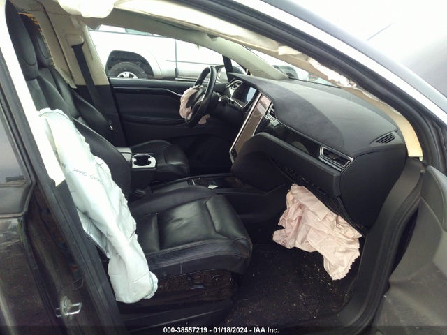 Tesla Model X 60d/p100d/p90d 2016 5YJXCAE40GF001250 Image 5