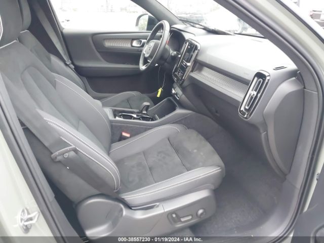 2022 VOLVO XC40 RECHARGE PURE ELECTRIC YV4ED3UR9N2718305 Photo 4