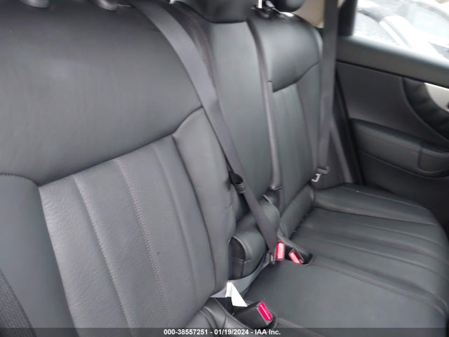 2015 INFINITI QX70 VIN: JN8CS1MW1FM482253