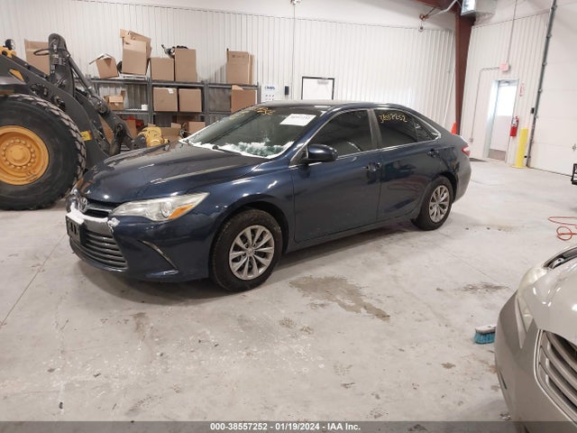 Toyota CAMRY LE 2016 4T4BF1FK3GR530456 Image 2