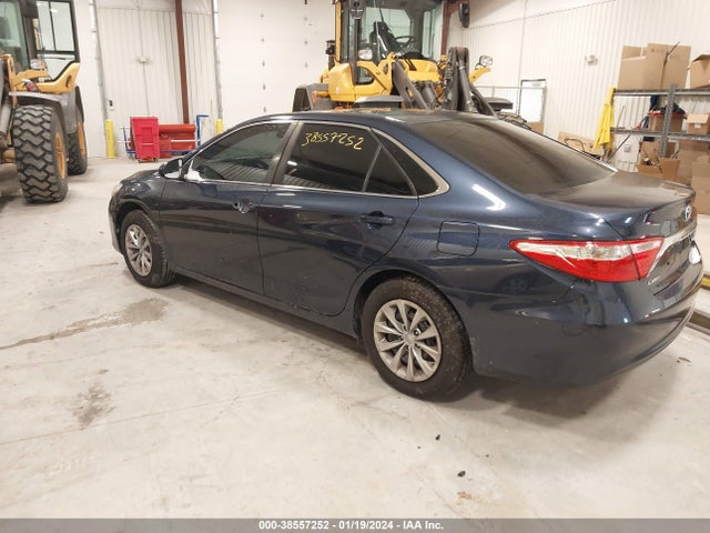 Toyota CAMRY LE 2016 4T4BF1FK3GR530456 Image 3