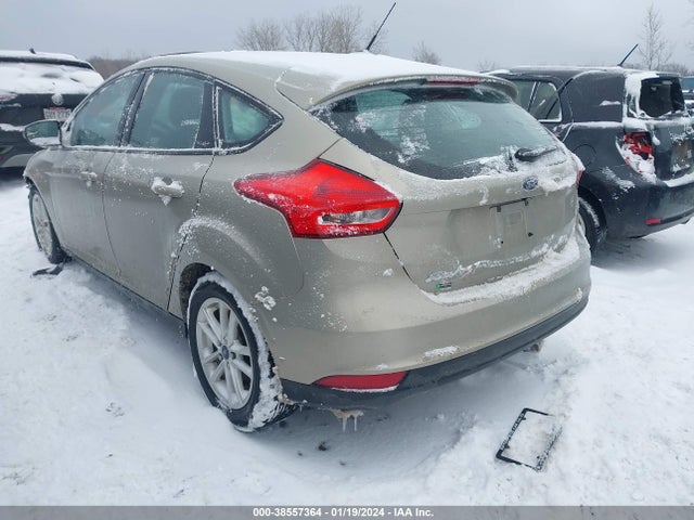 2016 FORD FOCUS SE VIN: 1FADP3K21GL277381