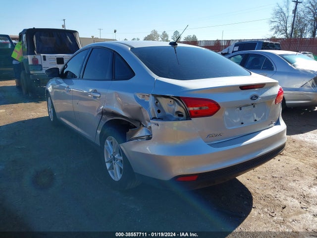 Ford FOCUS SE 2016 1FADP3F24GL303238 Image 3