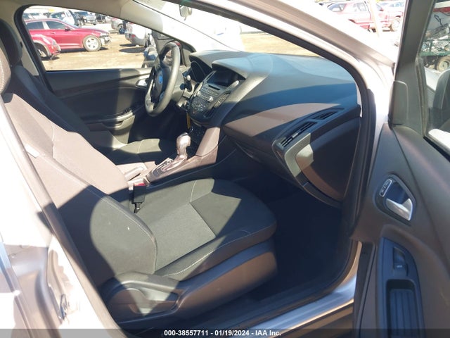 Ford FOCUS SE 2016 1FADP3F24GL303238 Image 5