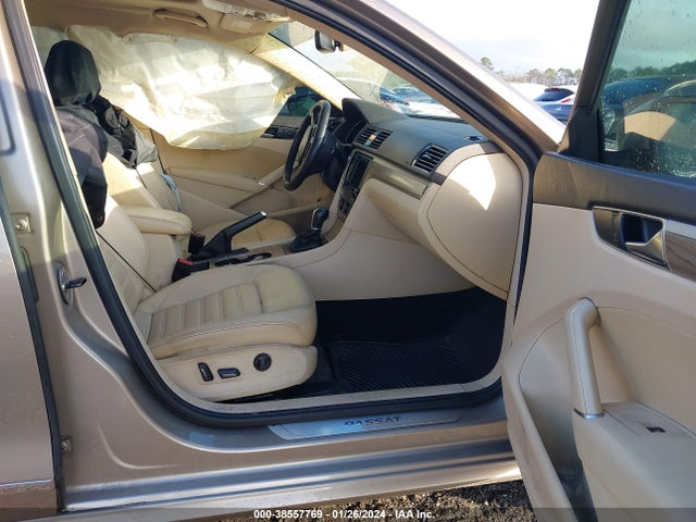 2018 VOLKSWAGEN PASSAT 2.0T SEL PREMIUM VIN: 1VWCA7A3XJC001990