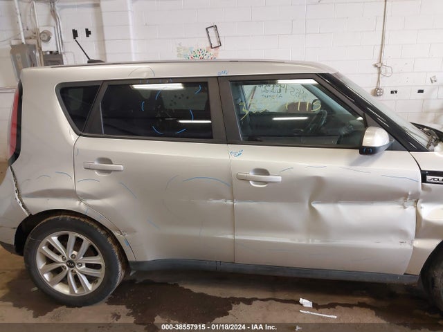 KIA SOUL + 2019 KNDJP3A53K7661303 Image 13