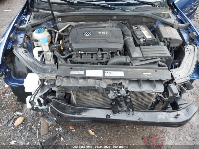 1VWAT7A39GC038250 Volkswagen Passat 1.8t S