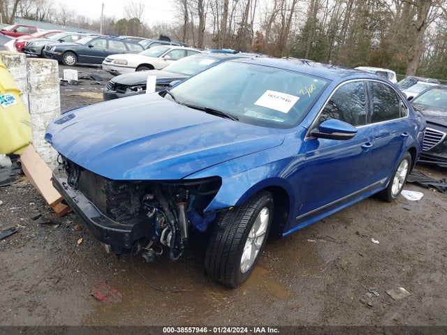 1VWAT7A39GC038250 Volkswagen Passat 1.8t S