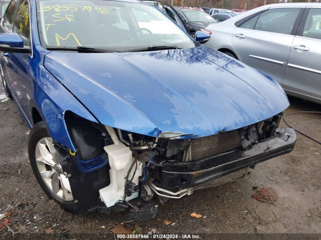 1VWAT7A39GC038250 Volkswagen Passat 1.8t S