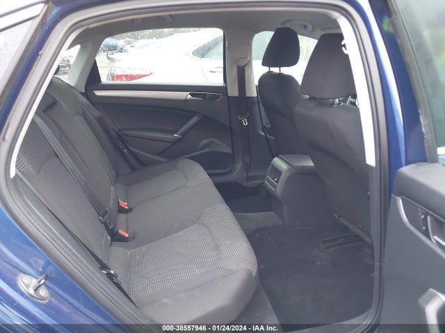 1VWAT7A39GC038250 Volkswagen Passat 1.8t S