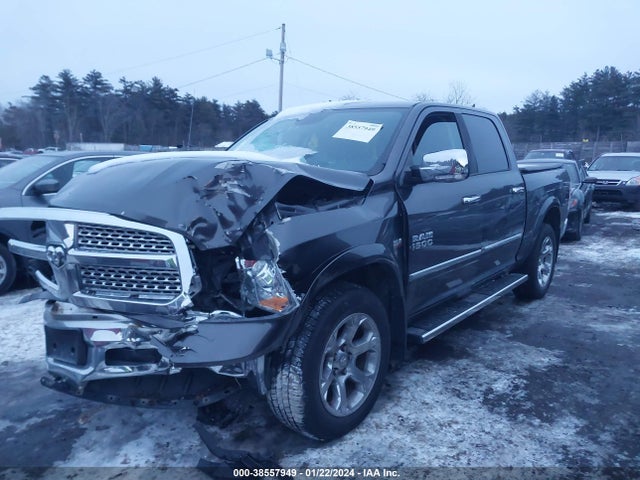 RAM 1500 Laramie  4x4 5'7 Box 2017 1C6RR7NT6HS547452 Image 2