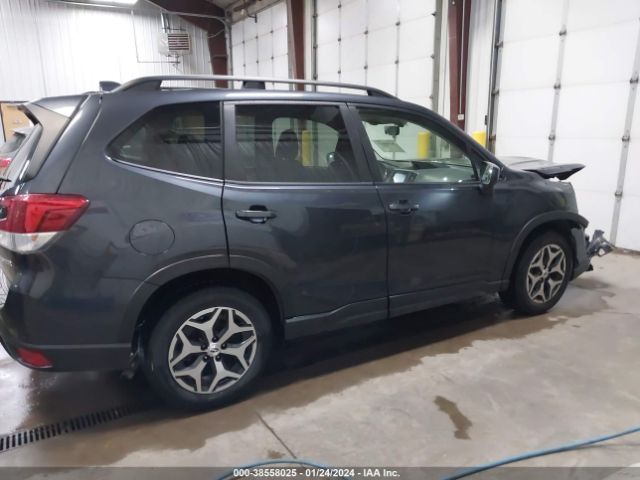 JF2SKAGC0KH586178 Subaru Forester Premium