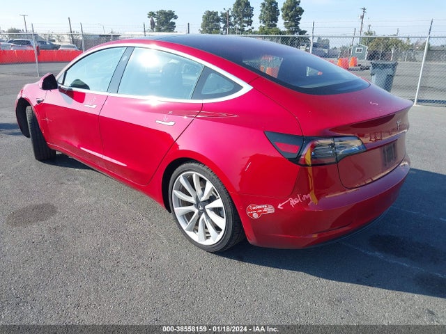 2018 TESLA MODEL 3 5YJ3E1EA6JF011027 Photo 2