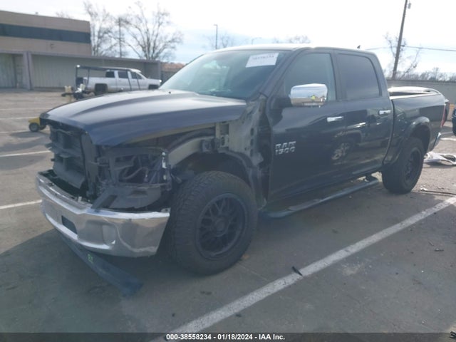 2018 RAM 1500 LARAMIE 4X4 5'7 BOX VIN: 1C6RR7NT9JS162408