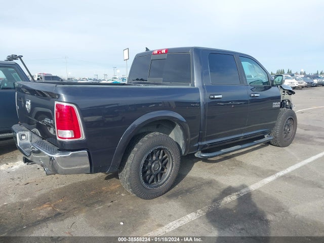 2018 RAM 1500 LARAMIE 4X4 5'7 BOX VIN: 1C6RR7NT9JS162408