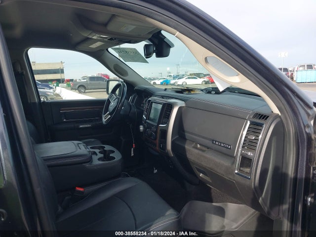 2018 RAM 1500 LARAMIE 4X4 5'7 BOX VIN: 1C6RR7NT9JS162408