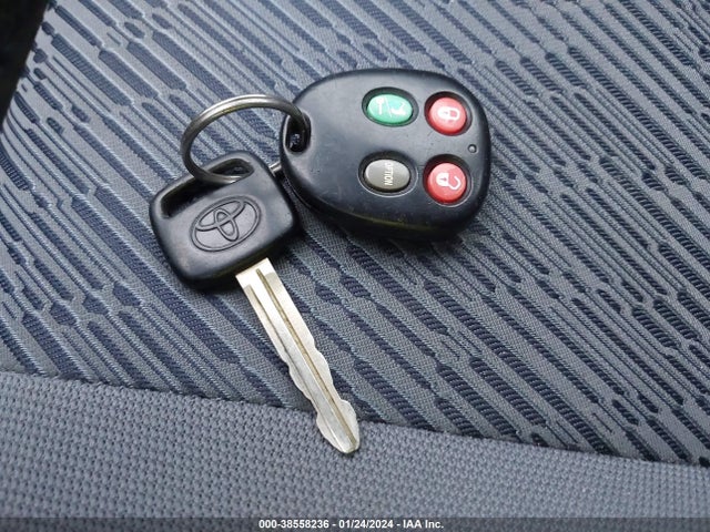 2003 TOYOTA RAV4 BASE (A4) VIN: JTEHH20V736098024