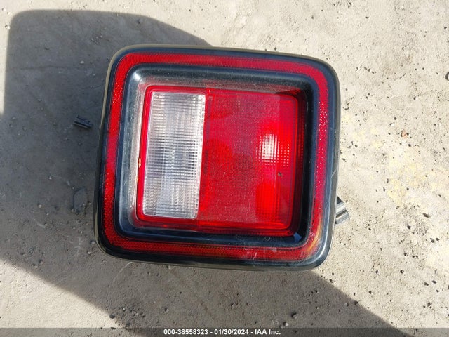 2019 Jeep Wrangler Unlimited Sport 4x4 მანქანა იყიდება აუქციონზე, vin: 1C4HJXDG0KW670650, აუქციონის ნომერი: 38558323