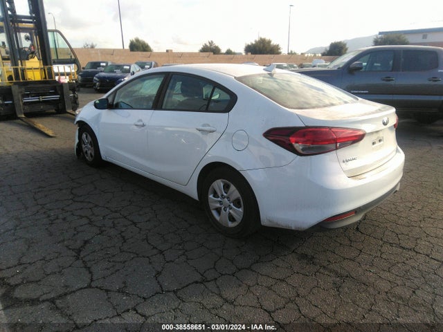 KIA FORTE LX 2018 3KPFK4A74JE168546 Image 3