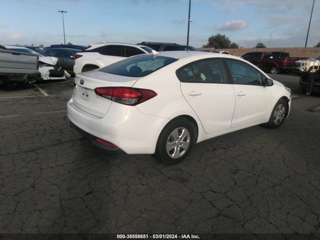 KIA FORTE LX 2018 3KPFK4A74JE168546 Image 4