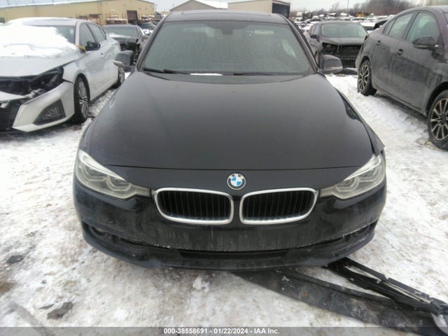 WBA8A3C53JA499717 BMW 320i Xdrive