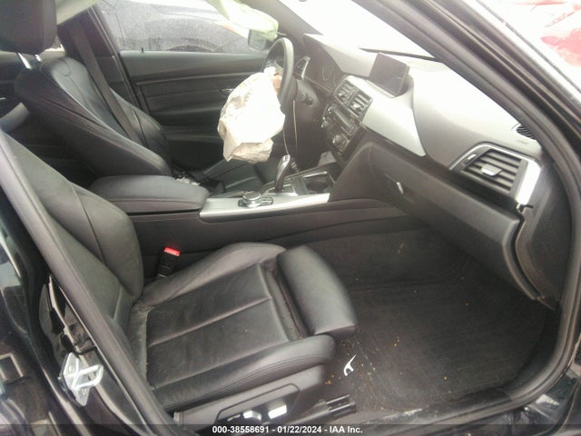 WBA8A3C53JA499717 BMW 320i Xdrive
