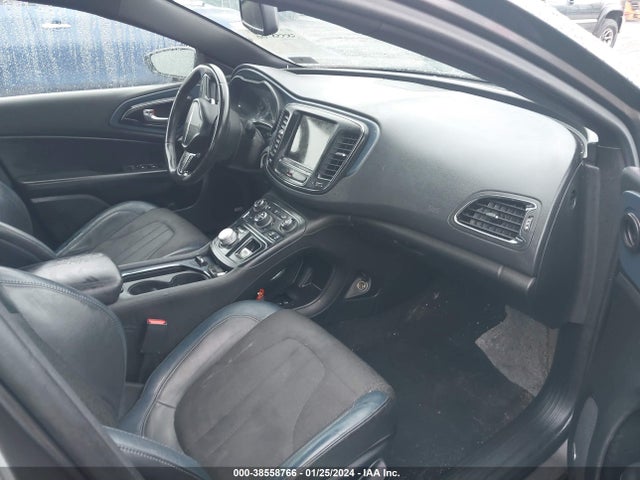 1C3CCCDGXFN618083 Chrysler 200 S