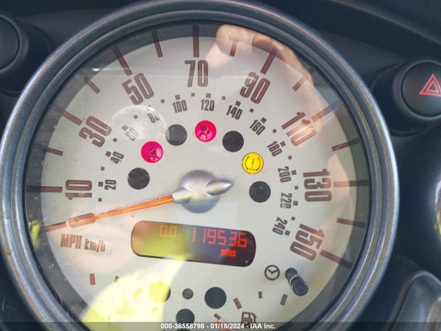 2006 MINI COOPER WMWRC33526TK72111 Photo 6