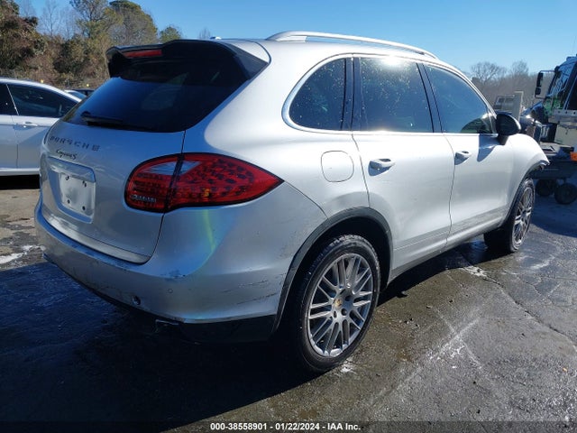 2011 PORSCHE CAYENNE WP1AB2A25BLA54243 Photo 3