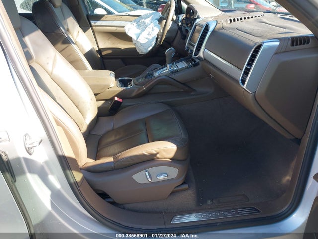 2011 PORSCHE CAYENNE WP1AB2A25BLA54243 Photo 4