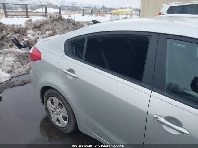 KNAFK4A61E5210452 KIA FORTE LX