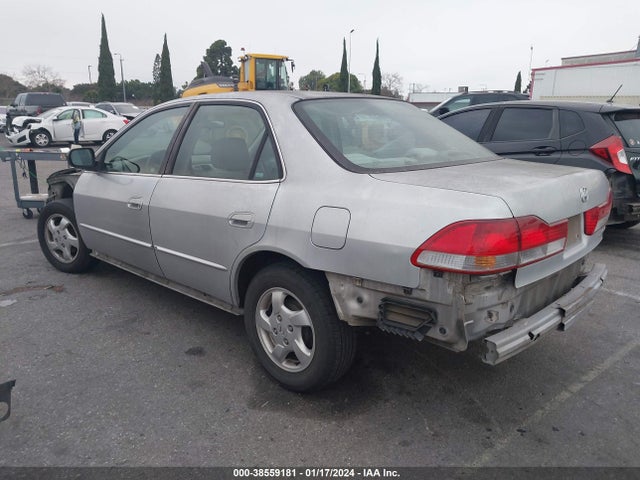 2002 HONDA ACCORD 2.3 VP VIN: 1HGCF86652A033208