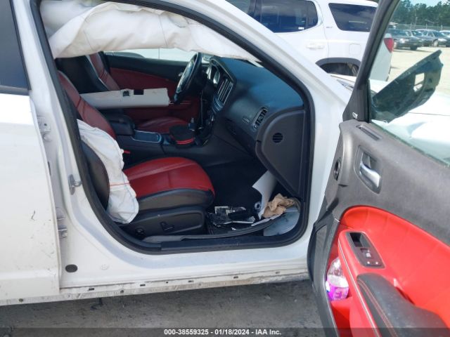 2C3CDXJG2GH175334 Dodge Charger Sxt