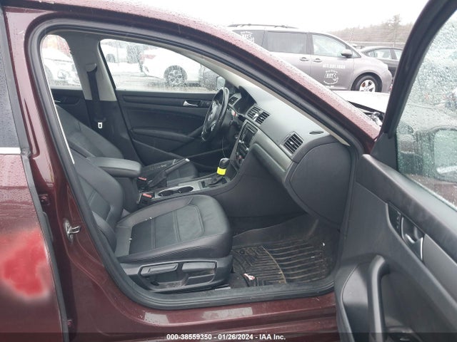 1VWBT7A31EC078033 Volkswagen Passat 1.8t Se