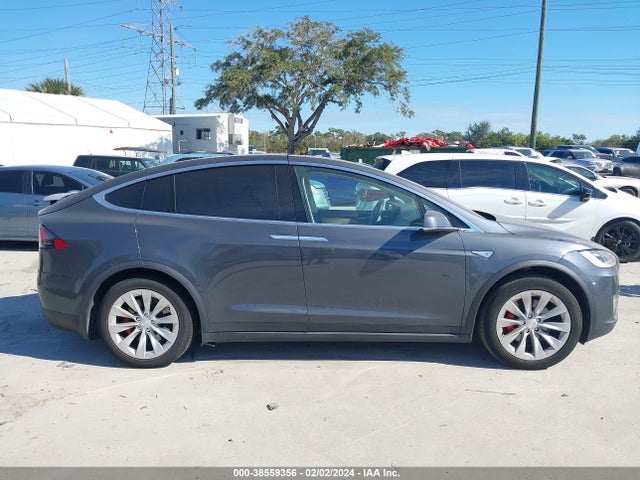 Tesla Model X 60d/p100d/p90d 2016 5YJXCAE45GFS00861 Image 12