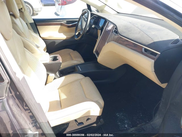 Tesla Model X 60d/p100d/p90d 2016 5YJXCAE45GFS00861 Image 5