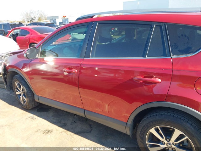 2017 TOYOTA RAV4 XLE VIN: 2T3WFREV8HW352395